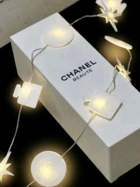 Chanel LED Paper Lights USB Port
